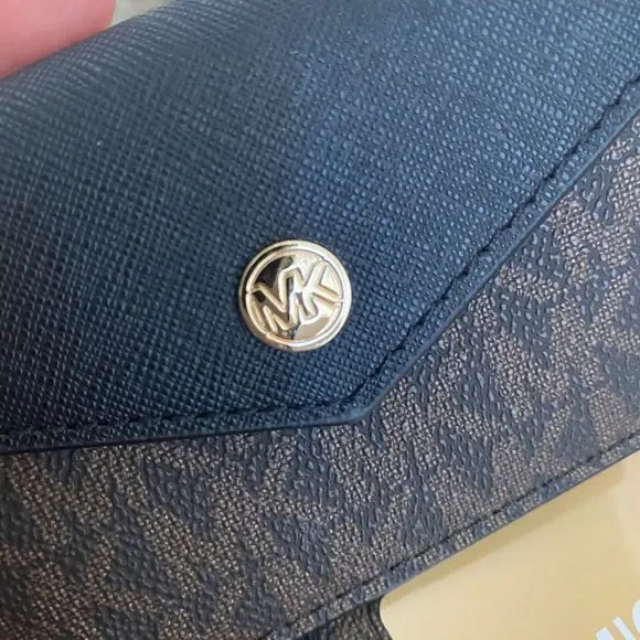 Michael Kors ID holder - Picture 4 of 8